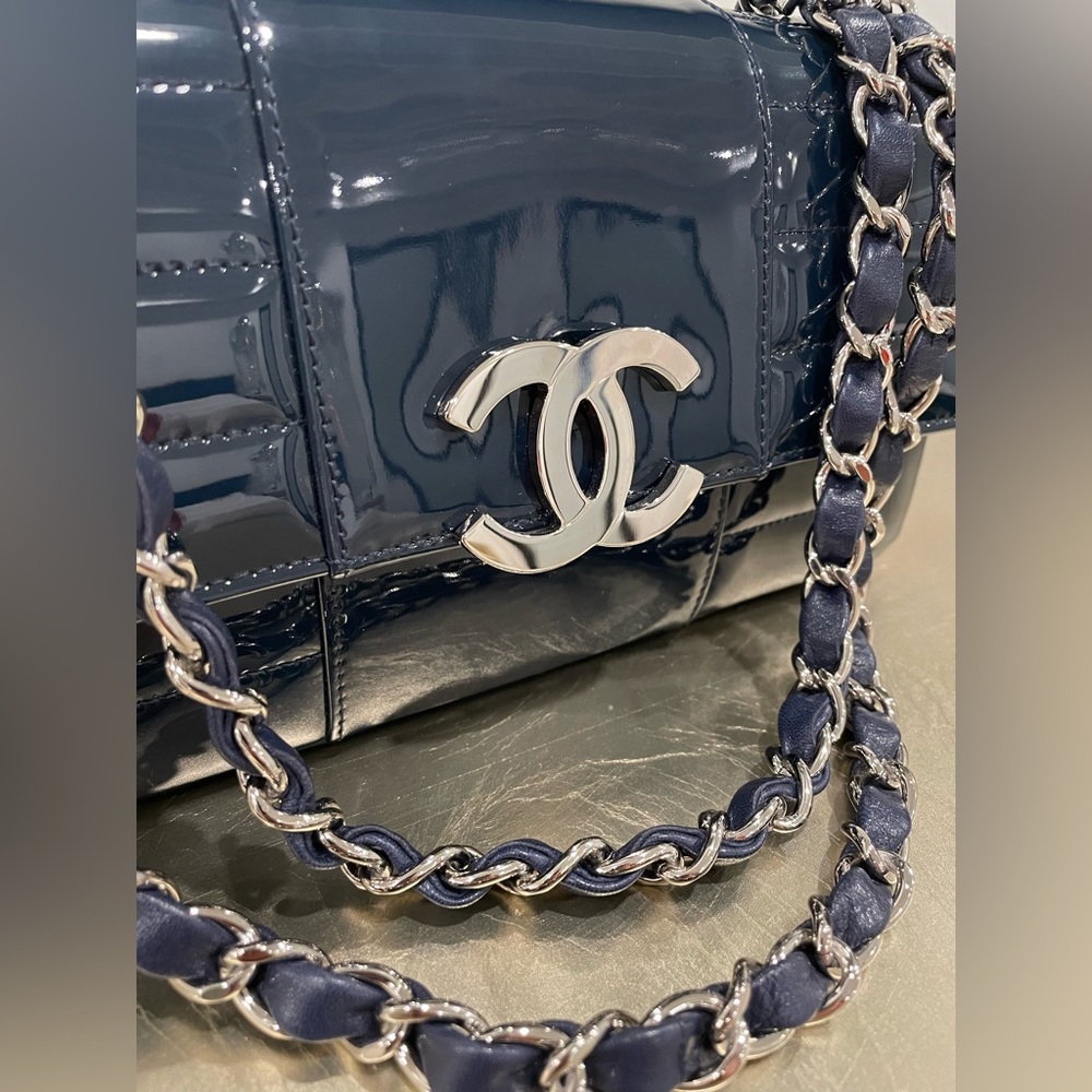 Chanel shoulder bag - Picture 3 of 8